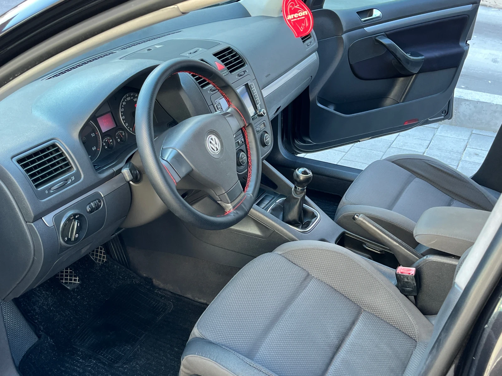 VW Golf 1.9TDI/105/BKC/2006/Г, снимка 11 - Автомобили и джипове - 55962699