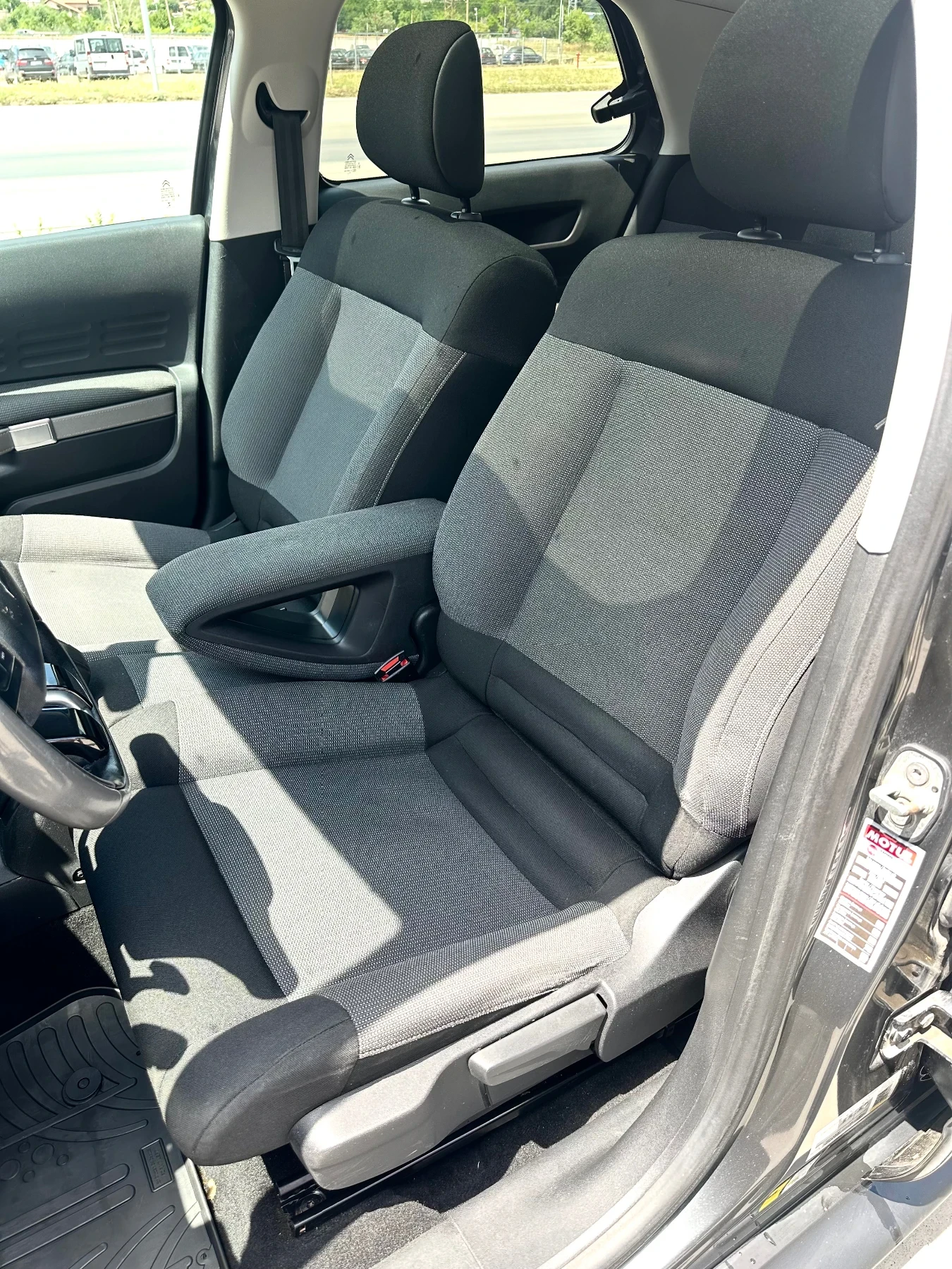 Citroen C4 Cactus, снимка 9 - Автомобили и джипове - 55982529