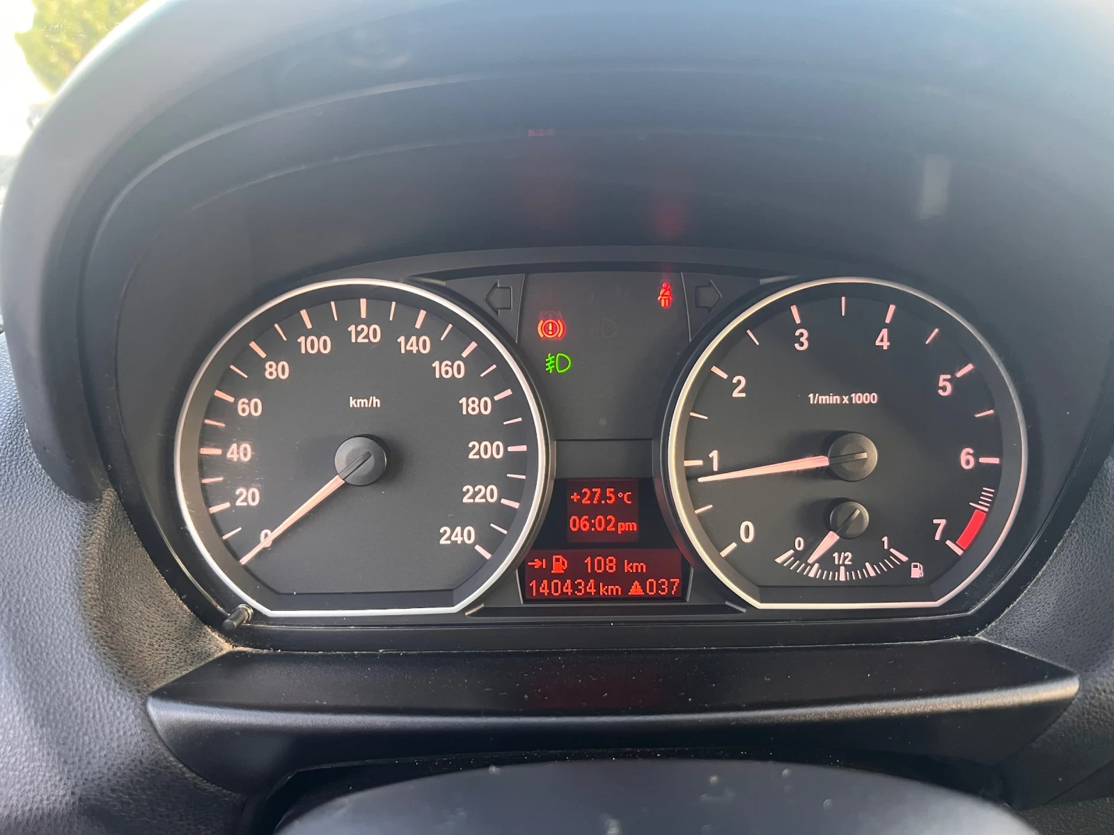 BMW 118 2.0i 129кс ТОП, снимка 13 - Автомобили и джипове - 56143951