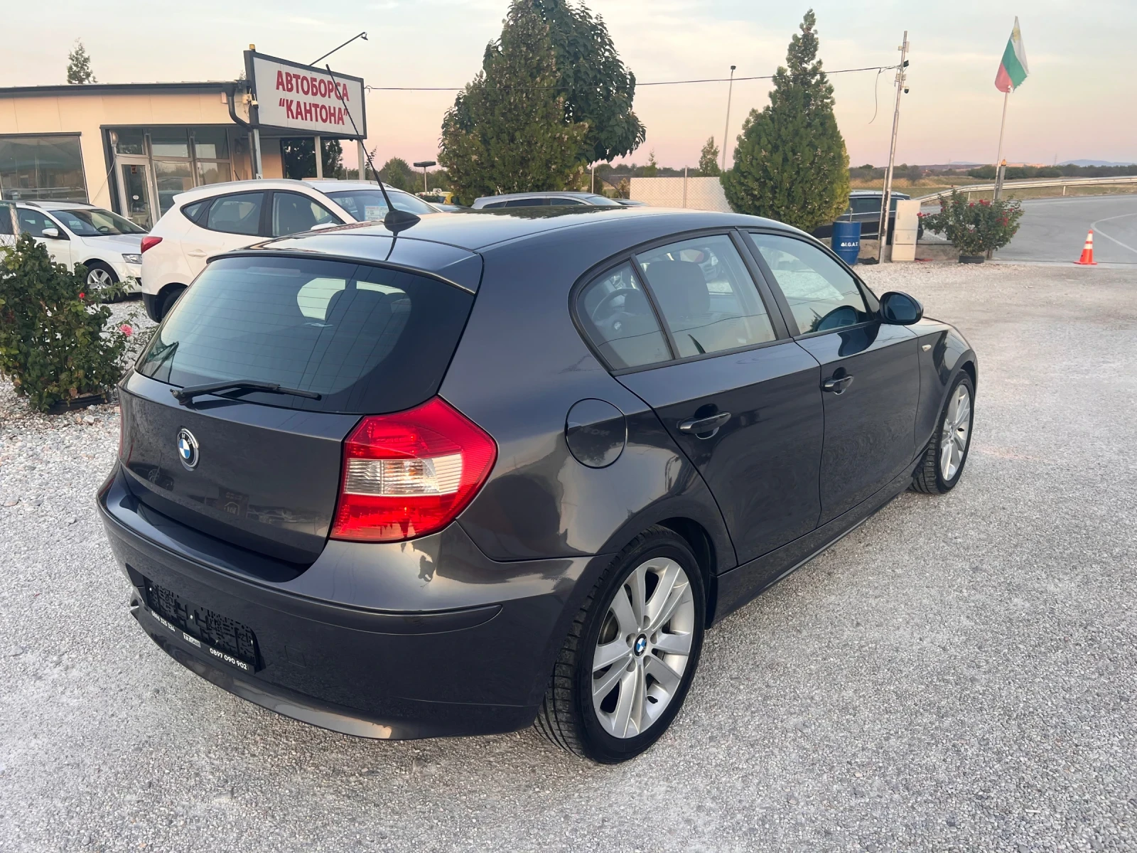 BMW 118 2.0i 129кс ТОП, снимка 6 - Автомобили и джипове - 56143951