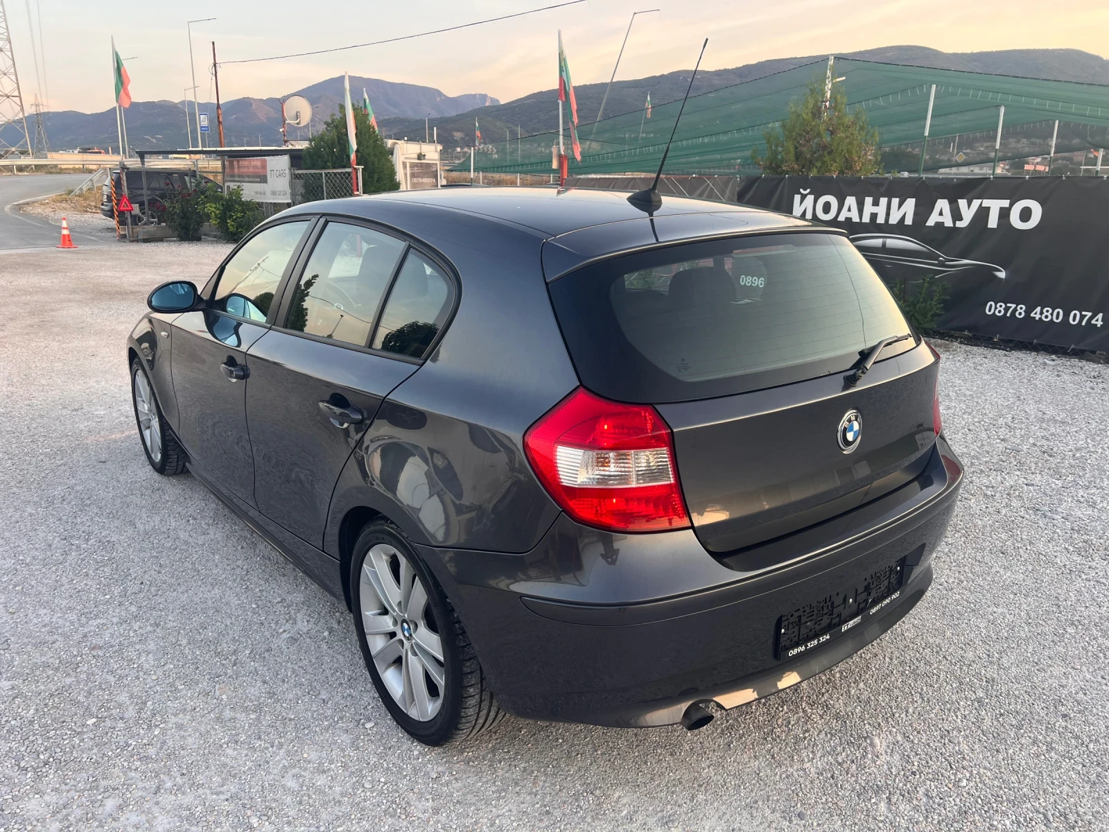 BMW 118 2.0i 129кс ТОП, снимка 7 - Автомобили и джипове - 56143951