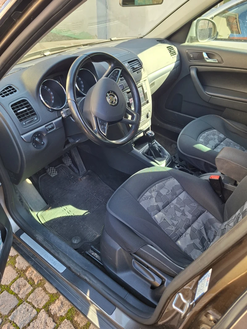 Skoda Yeti, снимка 6 - Автомобили и джипове - 52357696