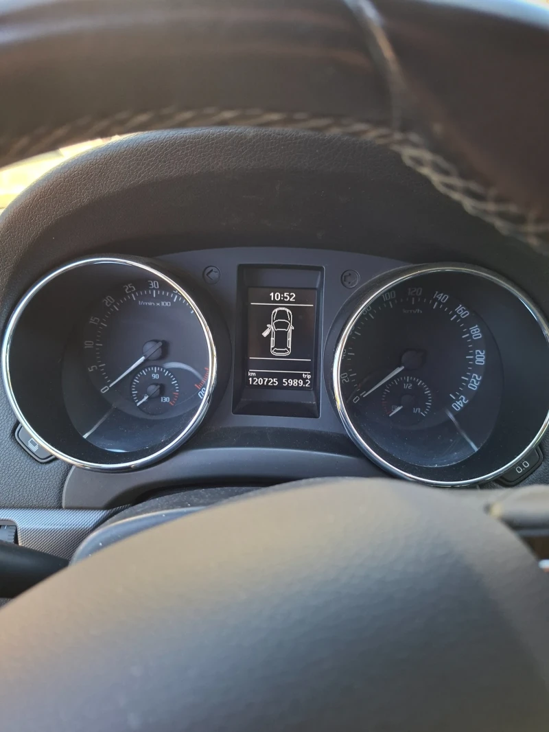 Skoda Yeti, снимка 9 - Автомобили и джипове - 52357696