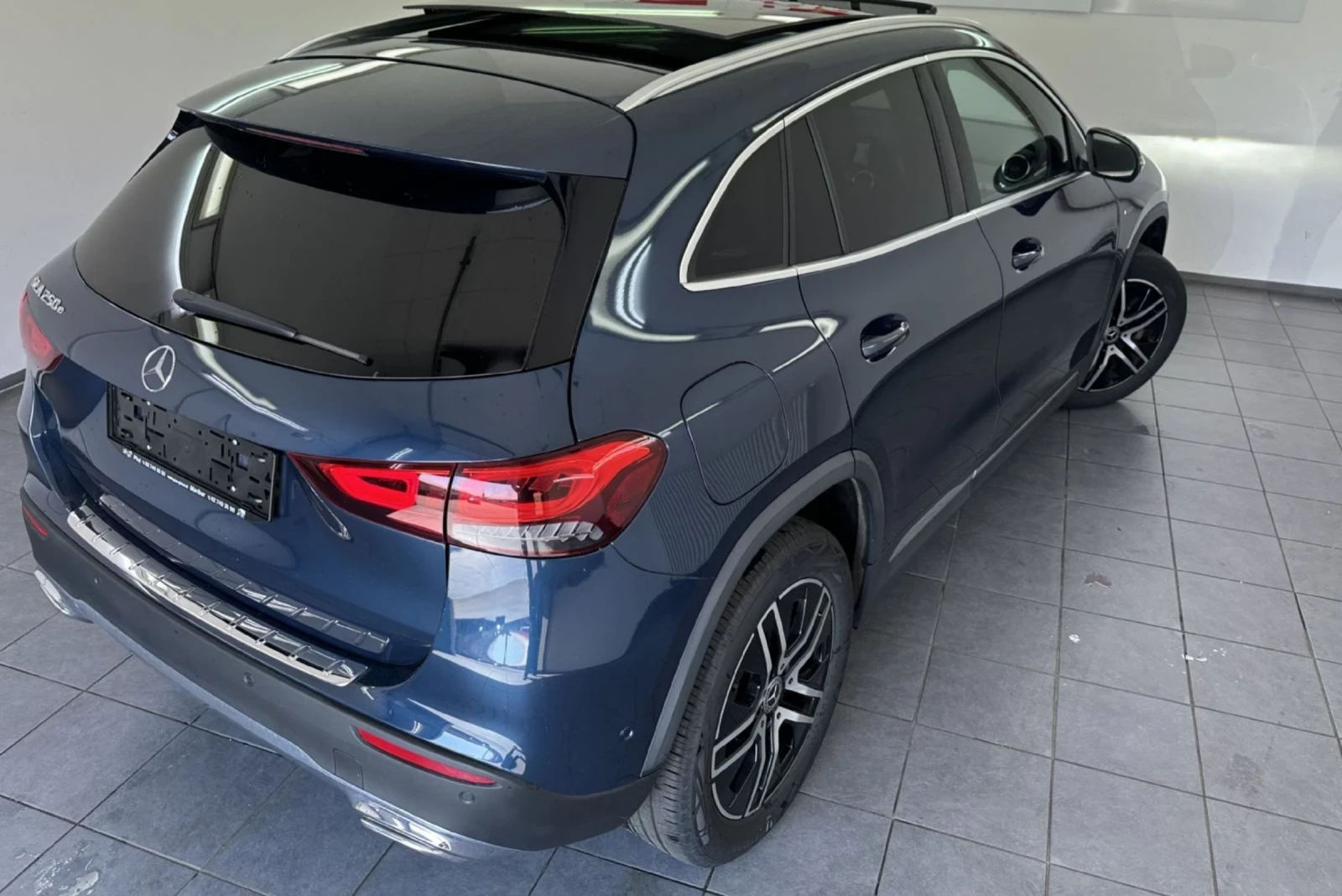 Mercedes-Benz GLA 250 e PLUG IN HYBRID  - изображение 3