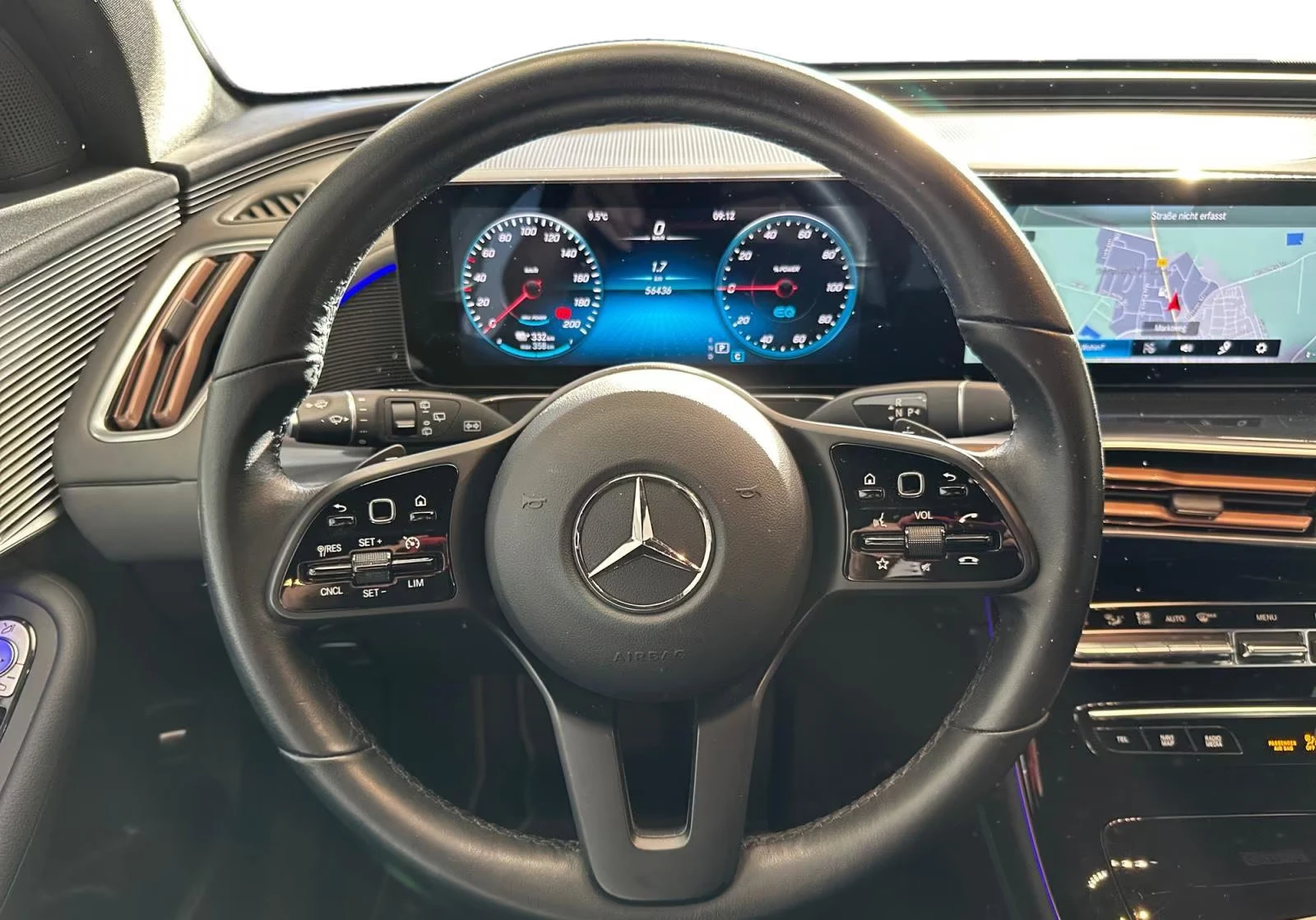 Mercedes-Benz EQC 400/408HP/4M/MULTIBEAM/CAM/NAVI/DIGITAL/210z, снимка 7 - Автомобили и джипове - 53987452