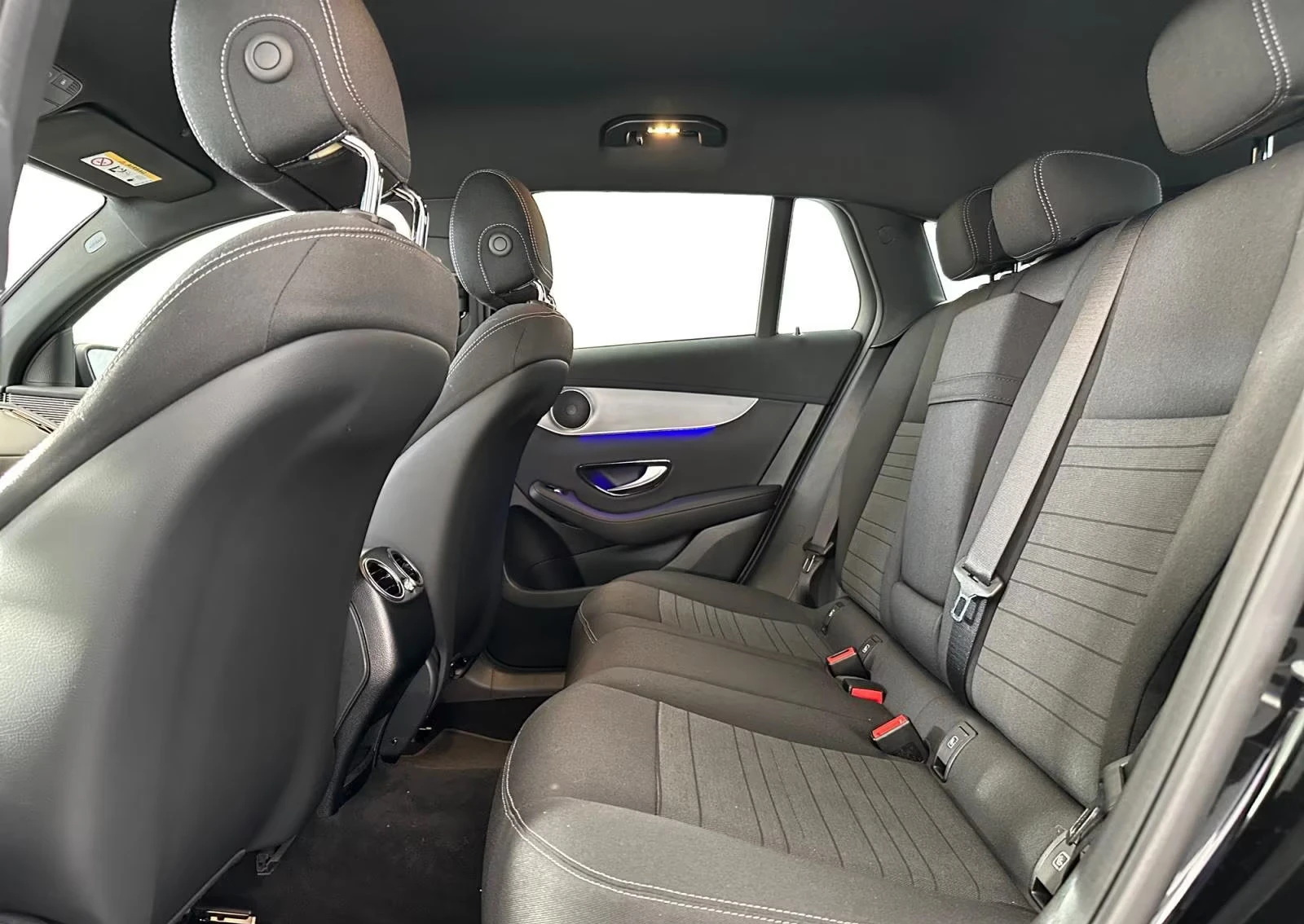 Mercedes-Benz EQC 400/408HP/4M/MULTIBEAM/CAM/NAVI/DIGITAL/210z, снимка 11 - Автомобили и джипове - 53987452