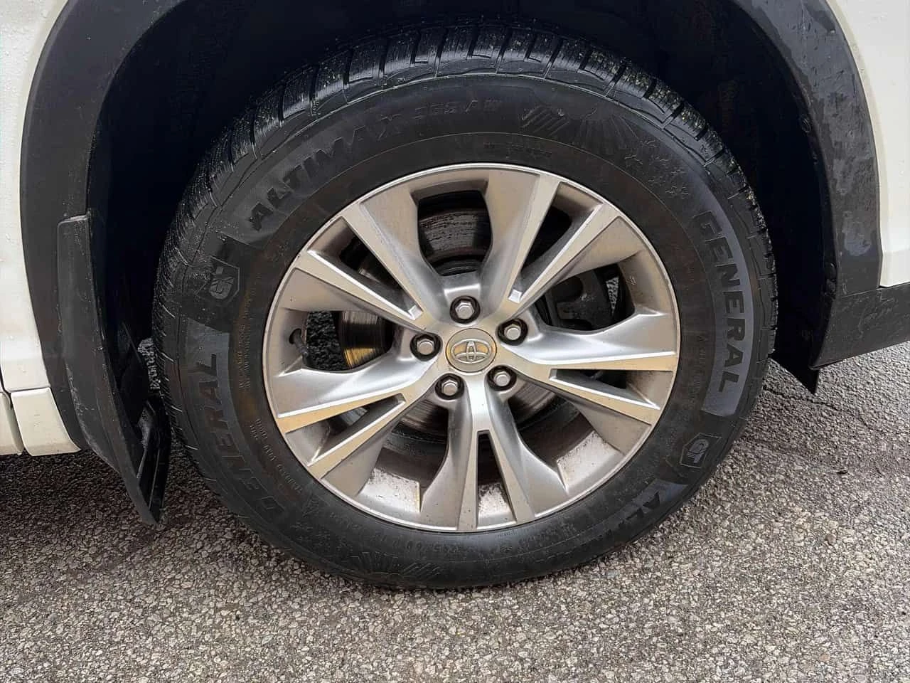 Toyota Highlander * LE * ПОДГРЕВ* KEYLESS* , снимка 7 - Автомобили и джипове - 53990024