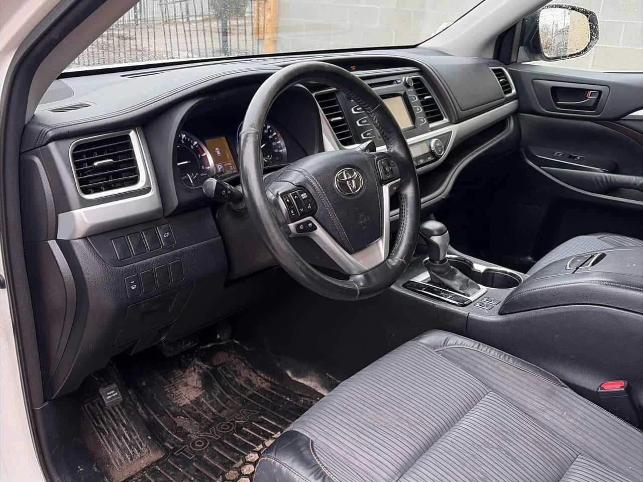 Toyota Highlander * LE * ПОДГРЕВ* KEYLESS* , снимка 5 - Автомобили и джипове - 53990024