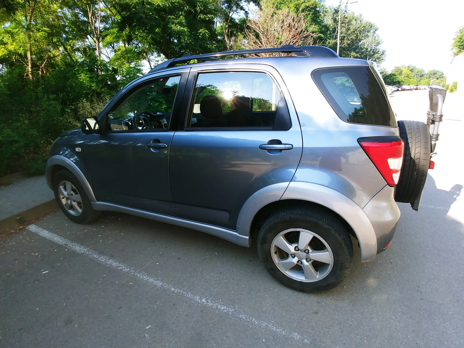 Daihatsu Terios 1.5 i 16V 4WD (105 Hp), снимка 4 - Автомобили и джипове - 55295923