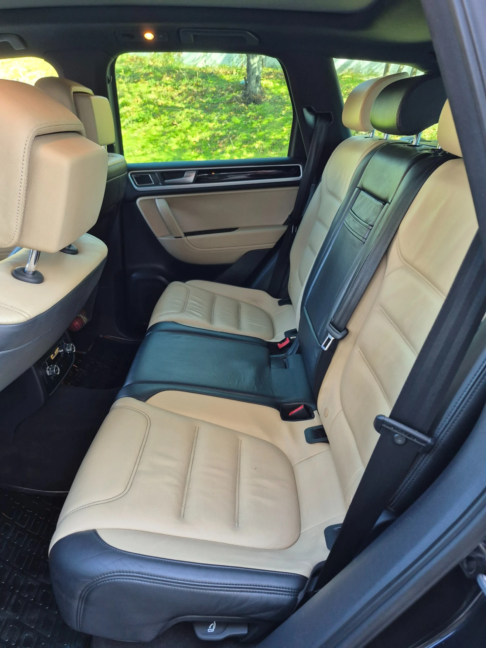 VW Touareg, снимка 6 - Автомобили и джипове - 55561642