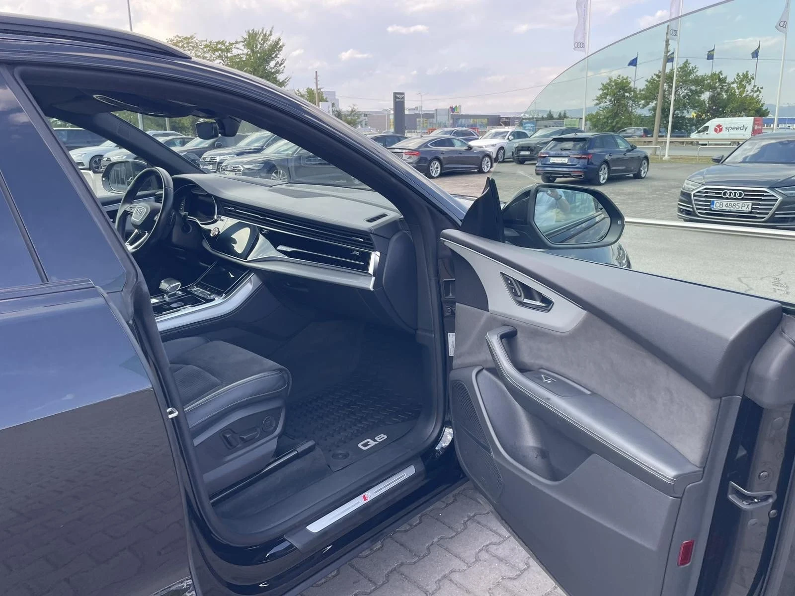 Audi Q8 S LINE, снимка 10 - Автомобили и джипове - 56038626