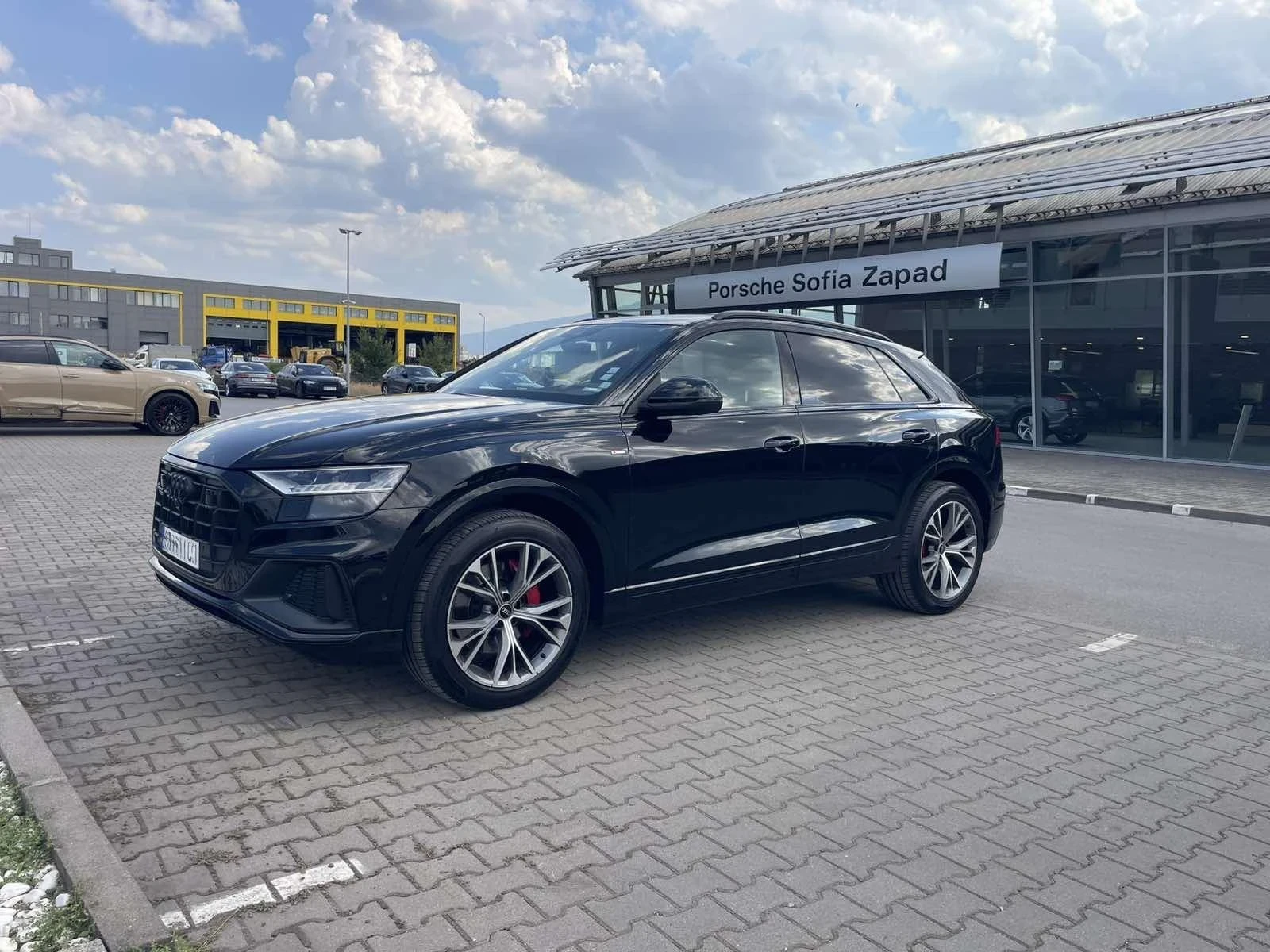 Audi Q8 S LINE, снимка 2 - Автомобили и джипове - 56038626