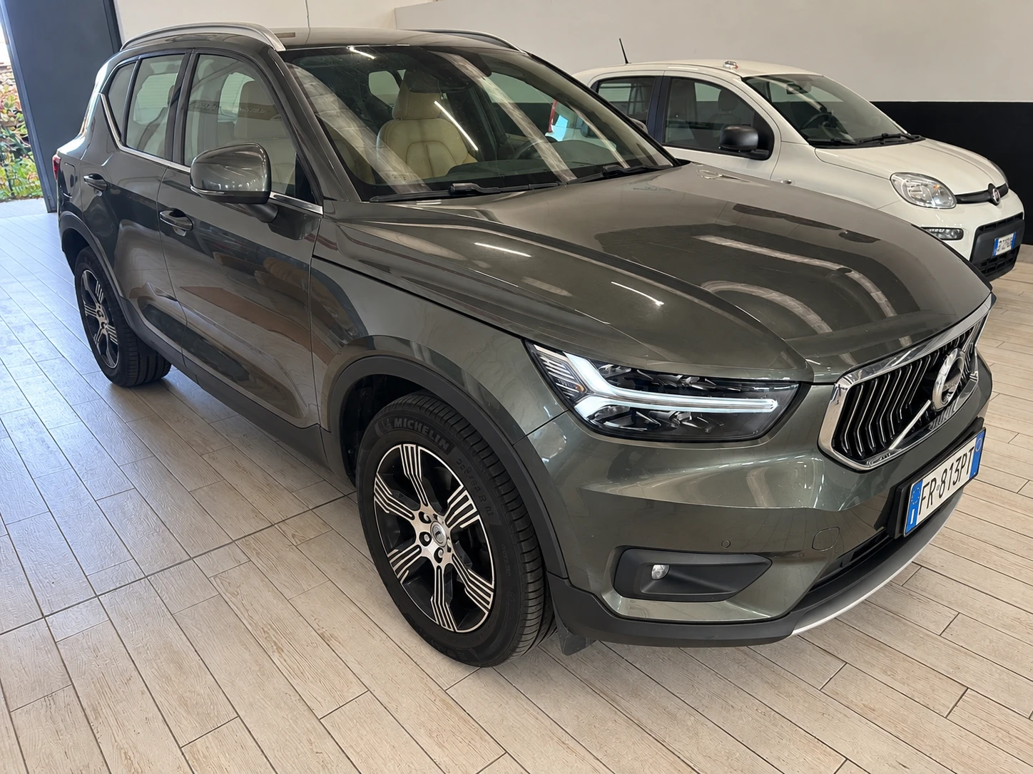 Volvo XC40 2.0* T4* AWD* LED* INSCRIPTION*  | Mobile.bg � ����������� 4
