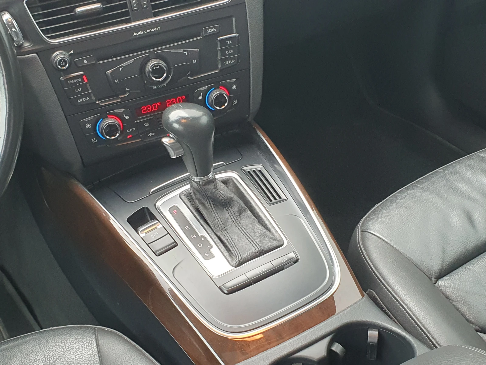 Audi Q5 3.2, снимка 8 - Автомобили и джипове - 56512252