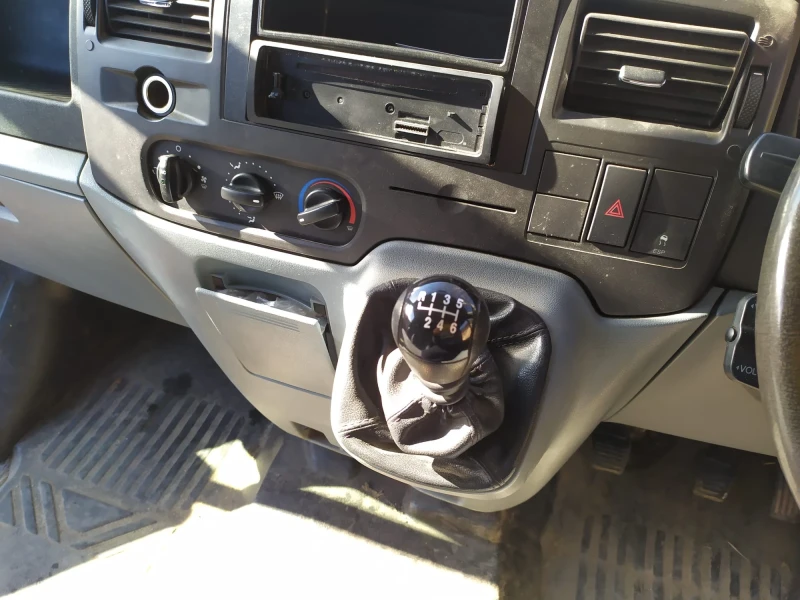 Ford Transit  2.4 115 к.с. задно, снимка 13 - Бусове и автобуси - 49414090