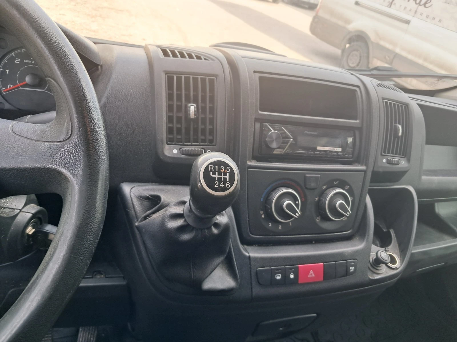 Peugeot Boxer, снимка 8 - Бусове и автобуси - 53733298