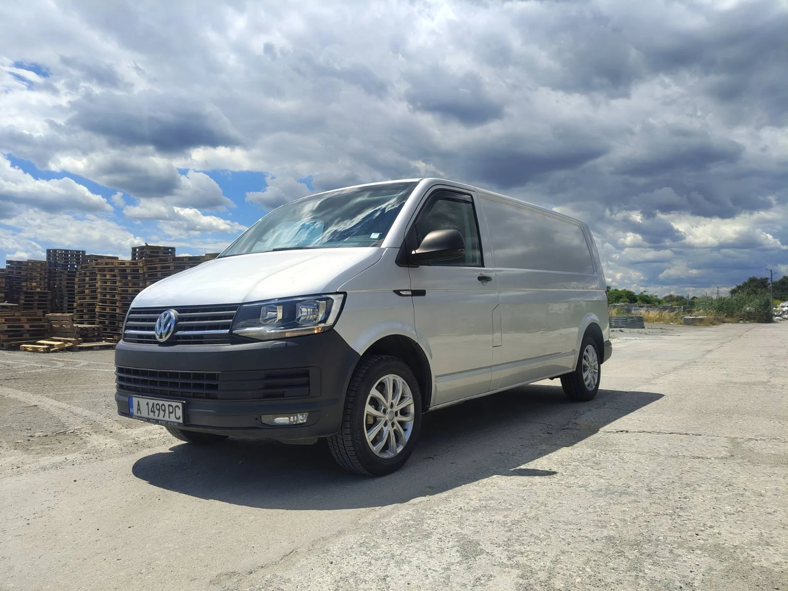 VW Transporter 2.0d 204ps BULLI Maxi, снимка 2 - Бусове и автобуси - 54635333