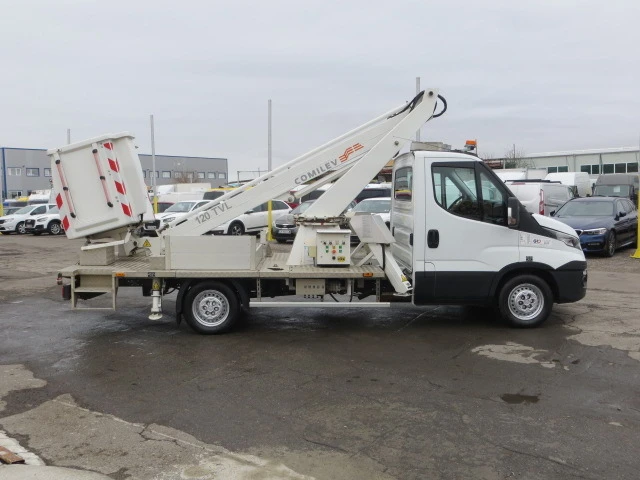 Автовишка Iveco Daily 35S13, снимка 9 - Индустриална техника - 35592635