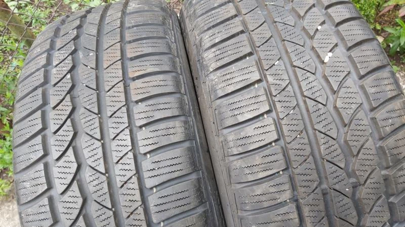 Гуми Зимни 255/50R19, снимка 2 - Гуми и джанти - 29273109