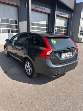 Volvo V60 Momentum, снимка 4