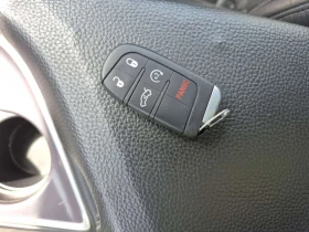 Dodge Challenger SXT/CARFAX/Дистроник/Подгрев/Кожа, снимка 8