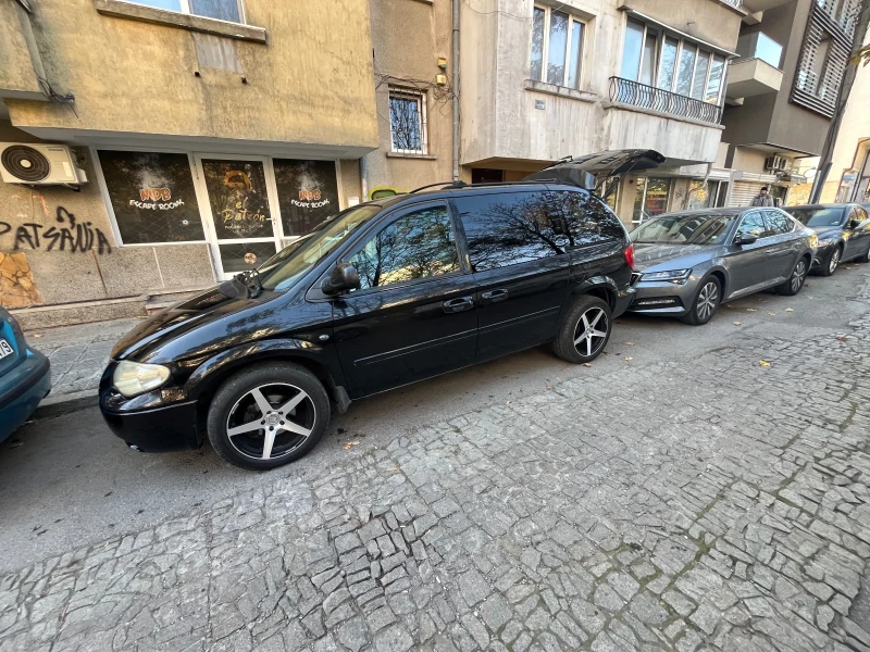 Chrysler Voyager 2.8 cdr, снимка 2 - Автомобили и джипове - 47910189