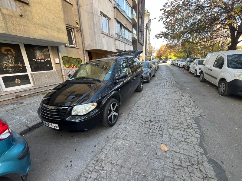 Chrysler Voyager 2.8 cdr, снимка 3 - Автомобили и джипове - 47910189