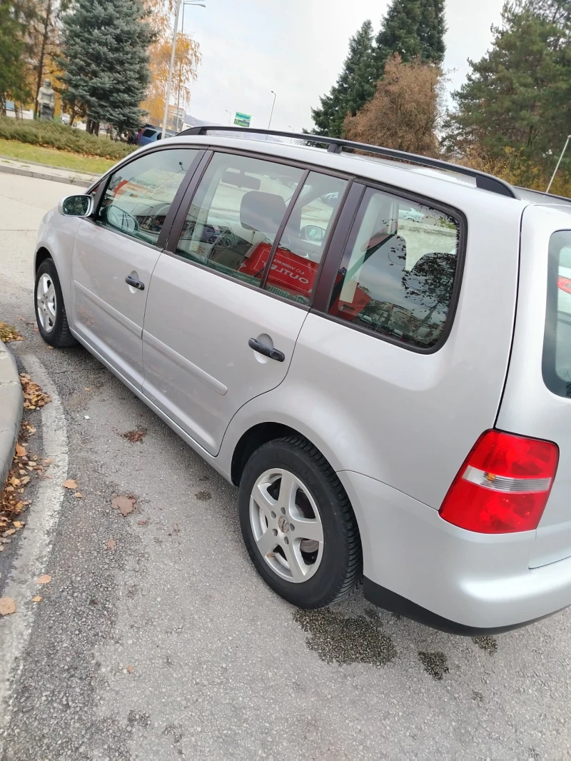 VW Touran, снимка 7 - Автомобили и джипове - 48258919