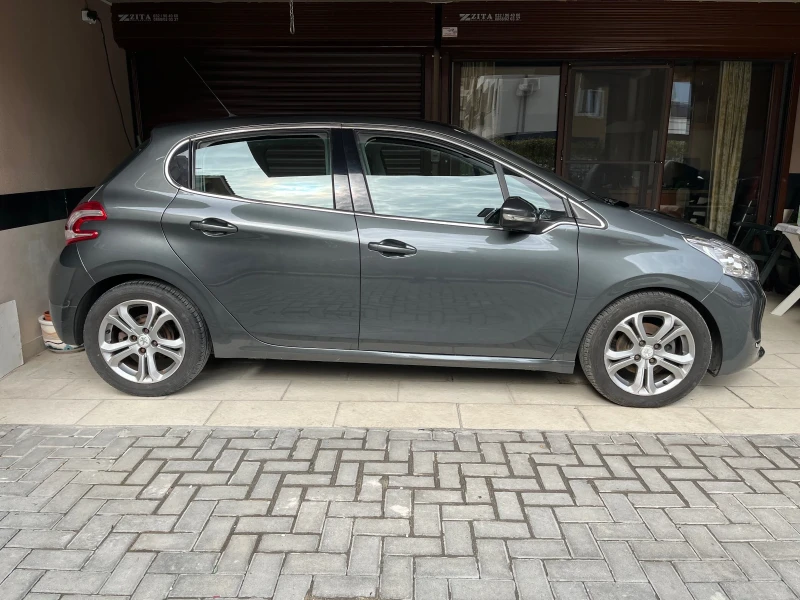 Peugeot 208, снимка 2 - Автомобили и джипове - 49222297