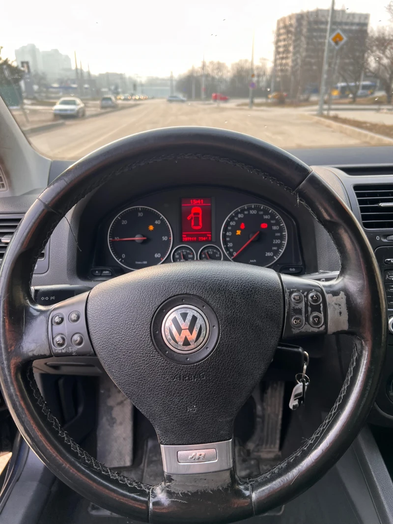 VW Golf VW Golf V 2.0 TDI, снимка 9 - Автомобили и джипове - 49303963