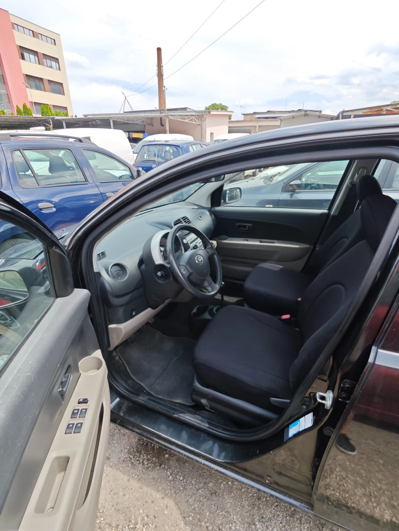 Daihatsu Sirion БЕНЗИН-ГАЗ, снимка 7 - Автомобили и джипове - 51062344