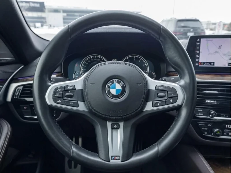 BMW 530 M PACK * * COMFORT PACK * * CARFAX * * АВТО КРЕДИТ, снимка 7 - Автомобили и джипове - 53148806