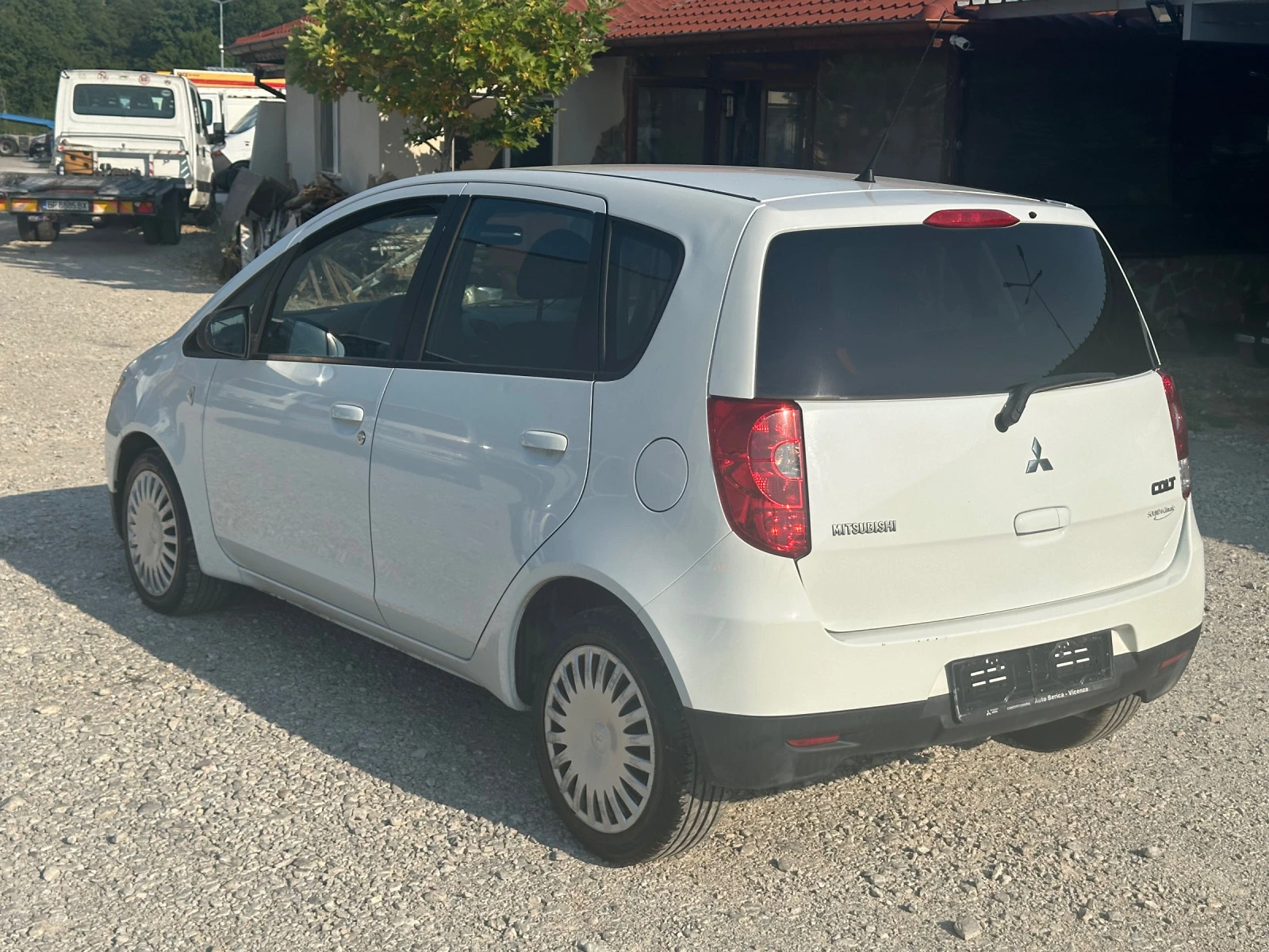 Mitsubishi Colt 1.1i - изображение 4