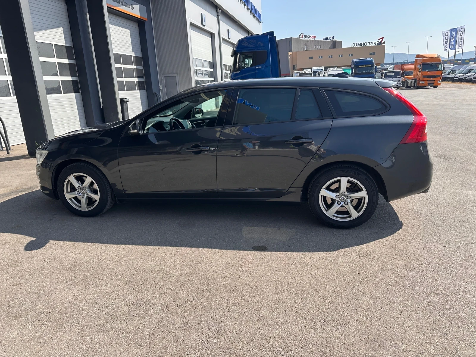 Volvo V60 Momentum - изображение 5
