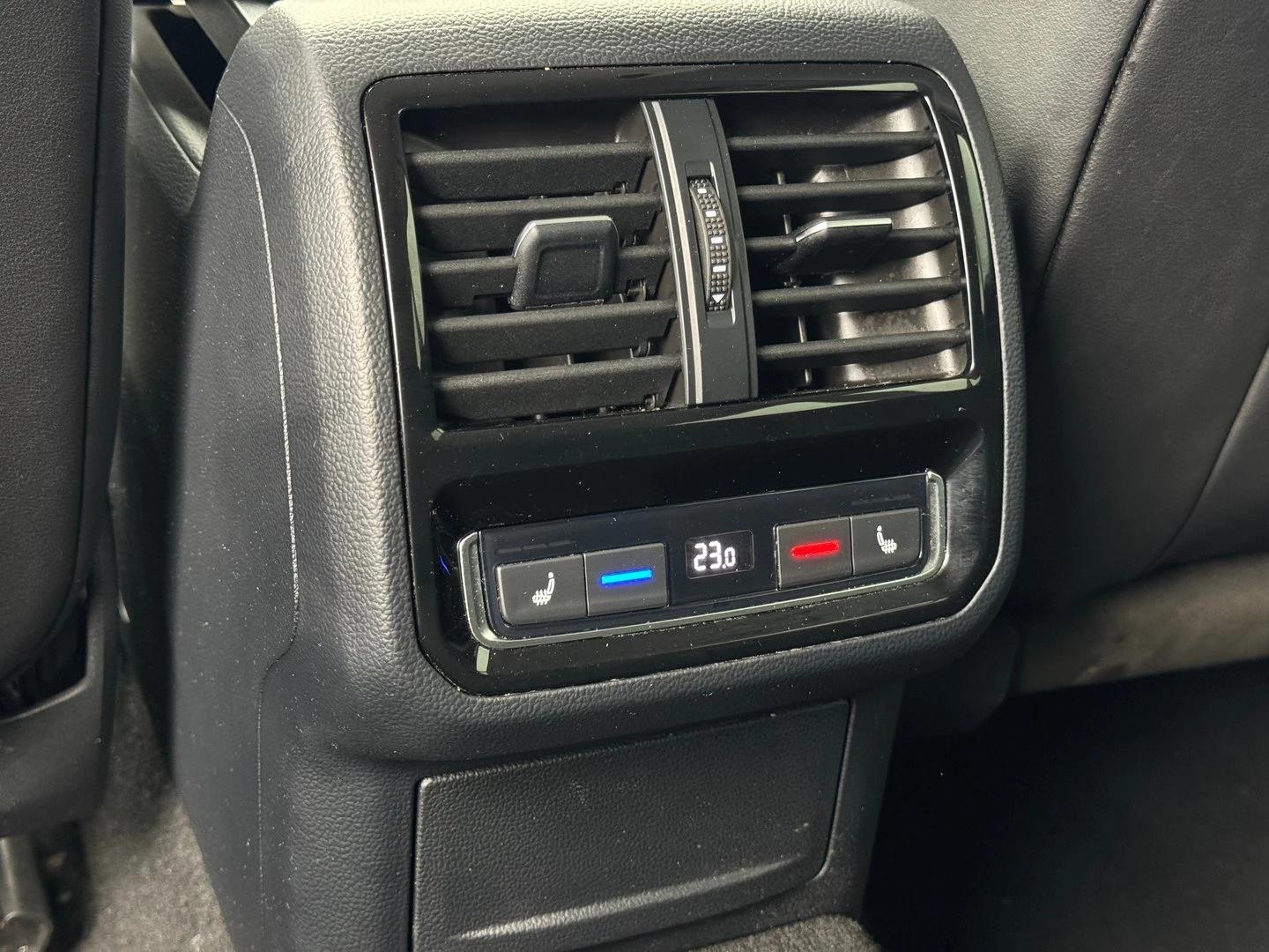 VW Arteon Elegance 2.0 TDI SCR DSG, снимка 16 - Автомобили и джипове - 53322654