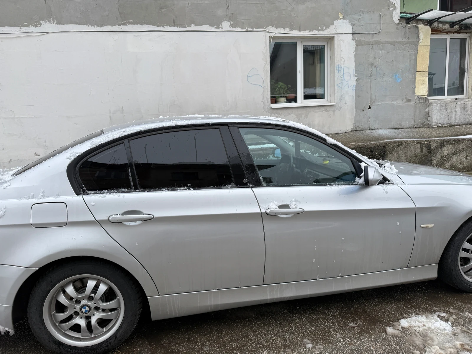 BMW 320, снимка 11 - Автомобили и джипове - 54190382