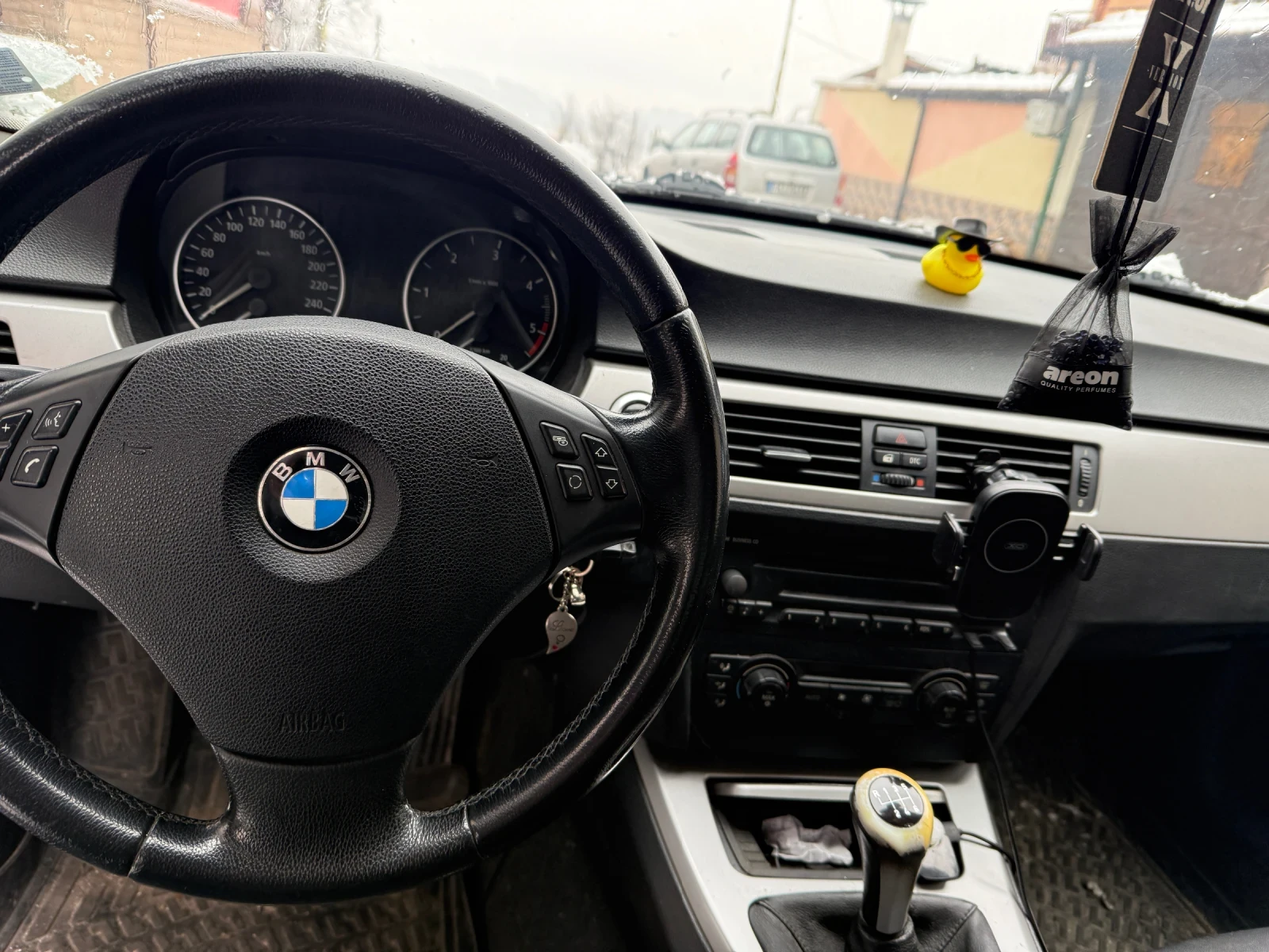 BMW 320, снимка 14 - Автомобили и джипове - 54190382