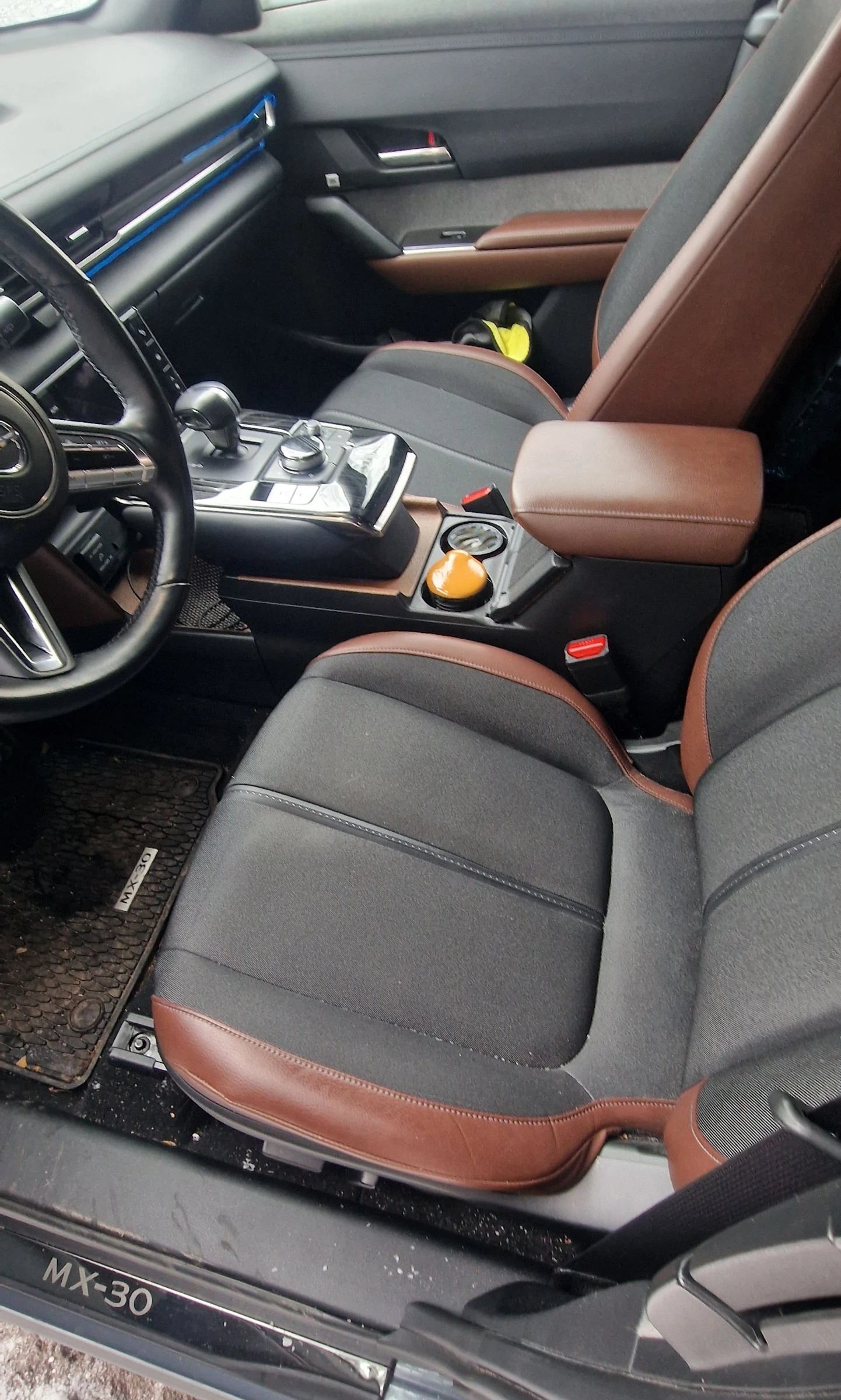 Mazda MX-30, снимка 12 - Автомобили и джипове - 54464030