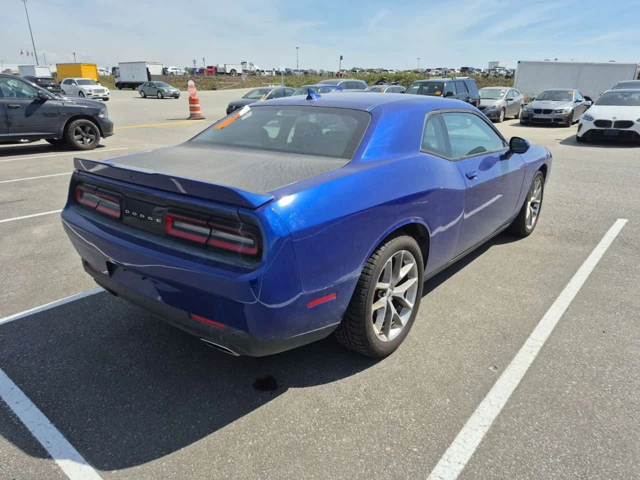 Dodge Challenger SXT/CARFAX/Дистроник/Подгрев/Кожа, снимка 3 - Автомобили и джипове - 54519584