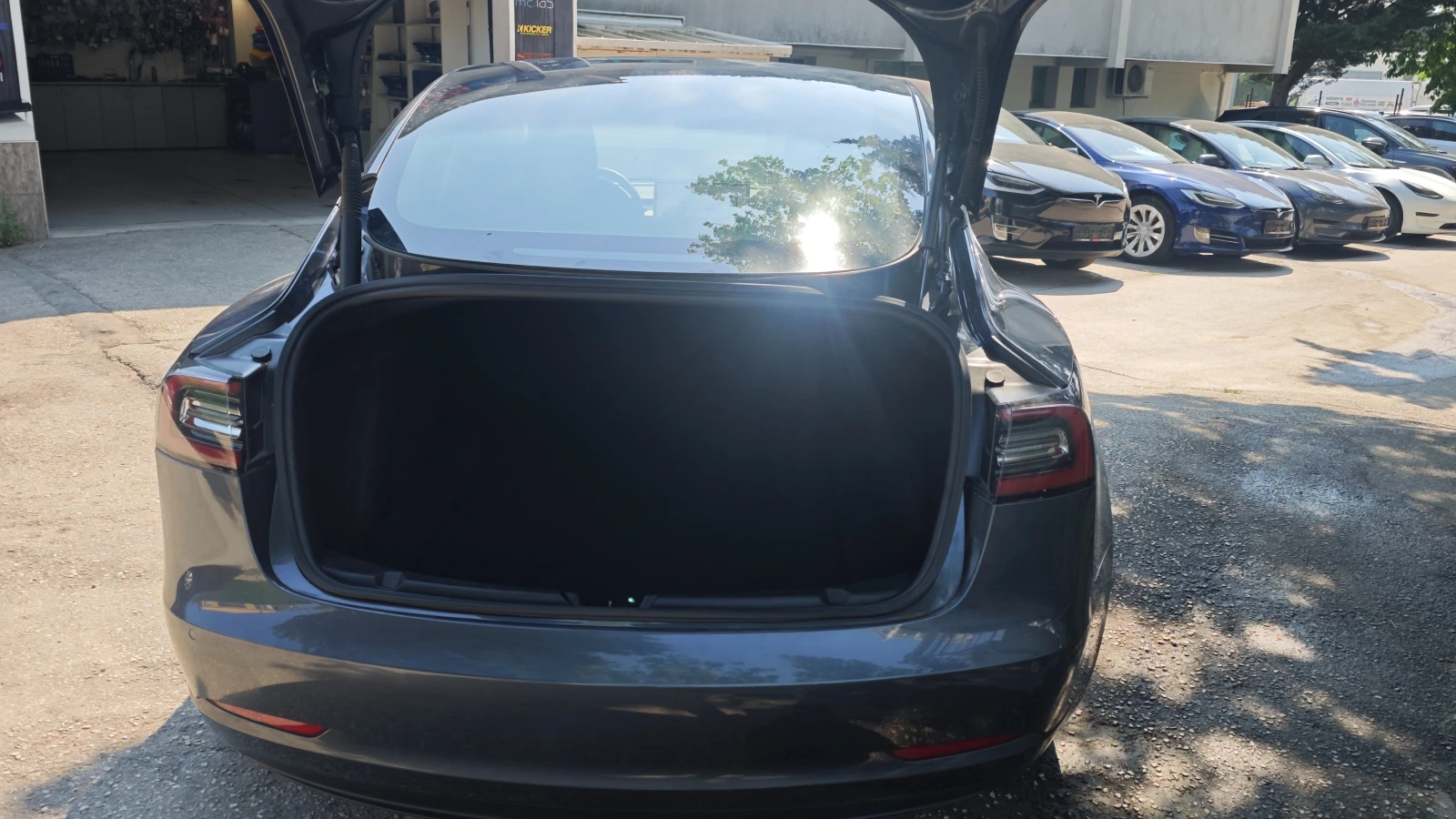 Tesla Model 3 2021 thumbnail 9