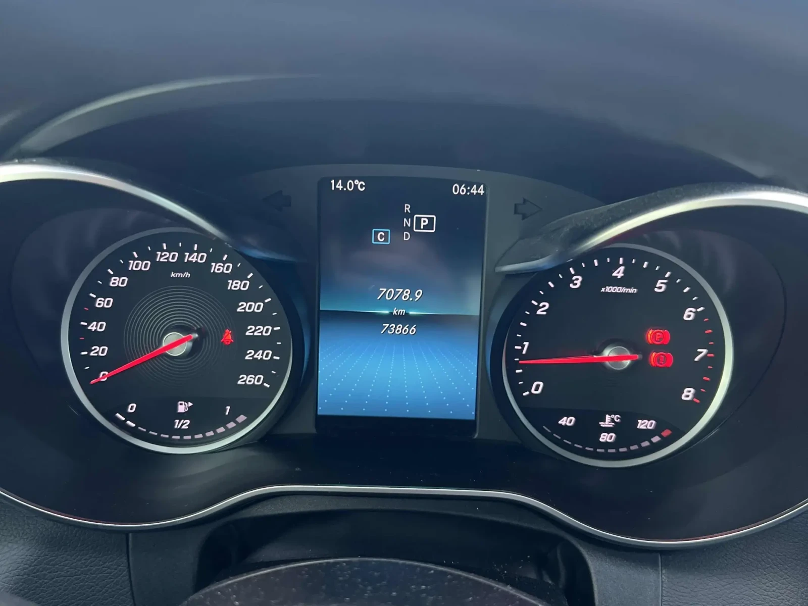 Mercedes-Benz C 300 * * CARFAX * * АВТО КРЕДИТ * * Цена до БГ * * , снимка 11 - Автомобили и джипове - 54598921