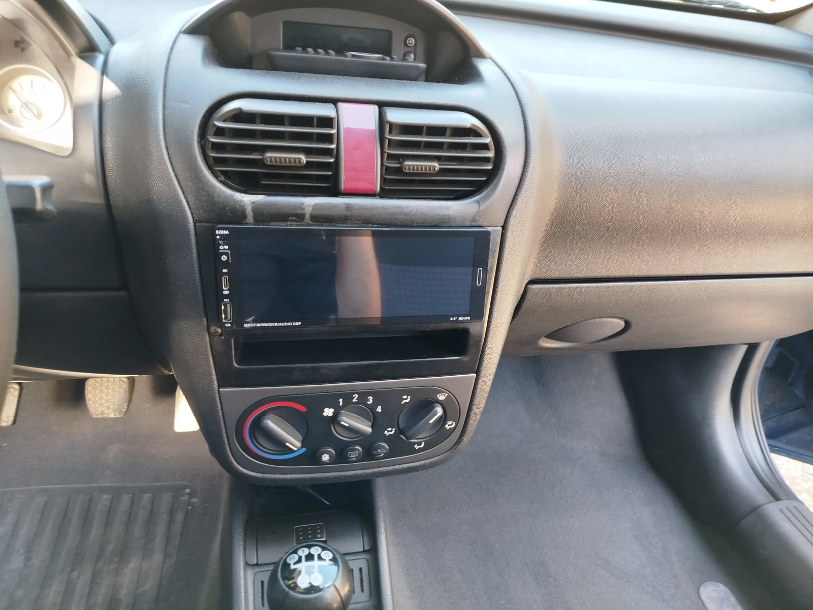 Opel Corsa, снимка 6 - Автомобили и джипове - 54607213