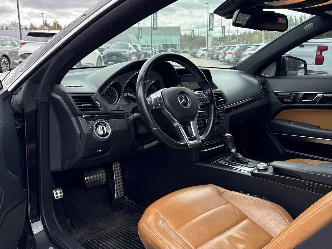 Mercedes-Benz E 350 АМГ ПАКЕТ/ПАНО/ПОДГРЕВ/CARFAX/ФИНАНСИРАНЕ, снимка 6 - Автомобили и джипове - 54636316