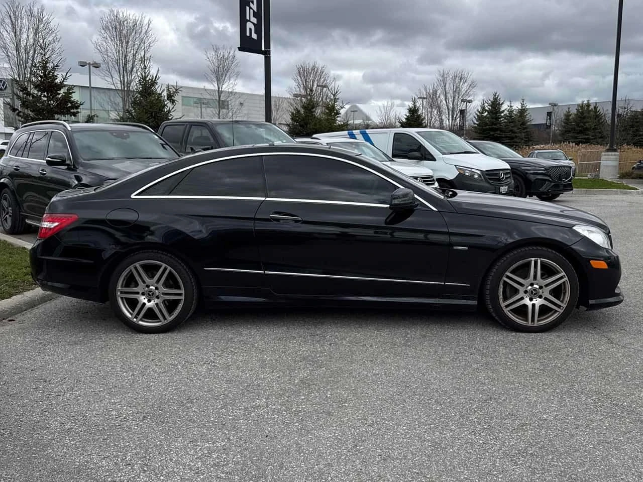 Mercedes-Benz E 350 АМГ ПАКЕТ/ПАНО/ПОДГРЕВ/CARFAX/ФИНАНСИРАНЕ, снимка 4 - Автомобили и джипове - 54636316