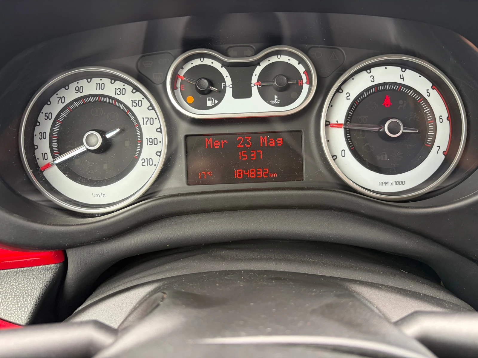 Fiat 500L 1.3MJET-85k.c. POP STAR, снимка 11 - Автомобили и джипове - 54652583