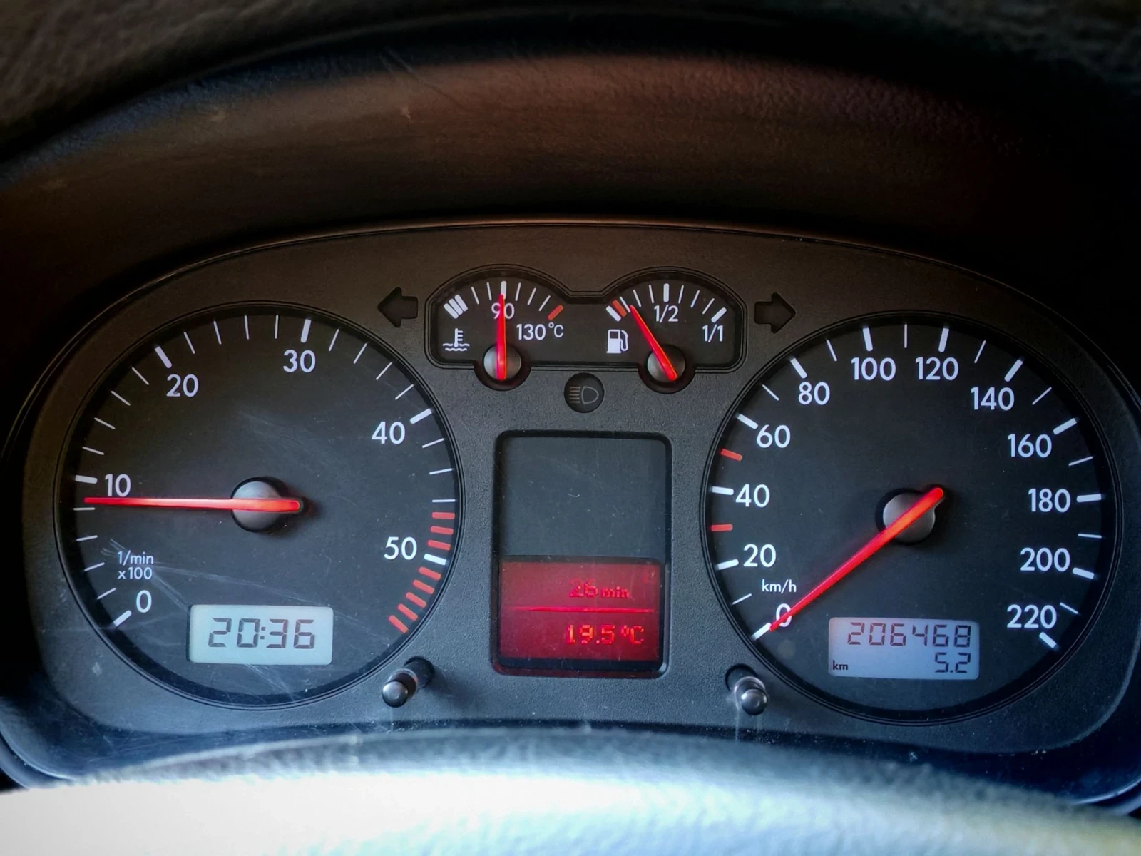 VW Golf 1.9TDI(90)* FACELIFT* КЛИМАТРОНИК* НОВ ВНОС* , снимка 16 - Автомобили и джипове - 54839632