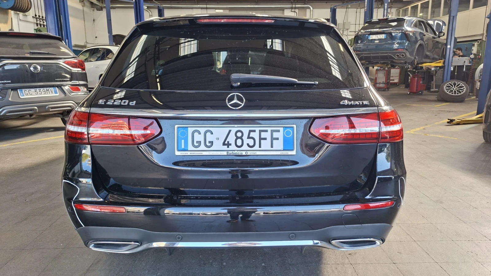 Mercedes-Benz E 220 d 4-MATIC AMG 9G FACELIFT FULLL!!! 100% РЕАЛНИ КM, снимка 5 - Автомобили и джипове - 55559459