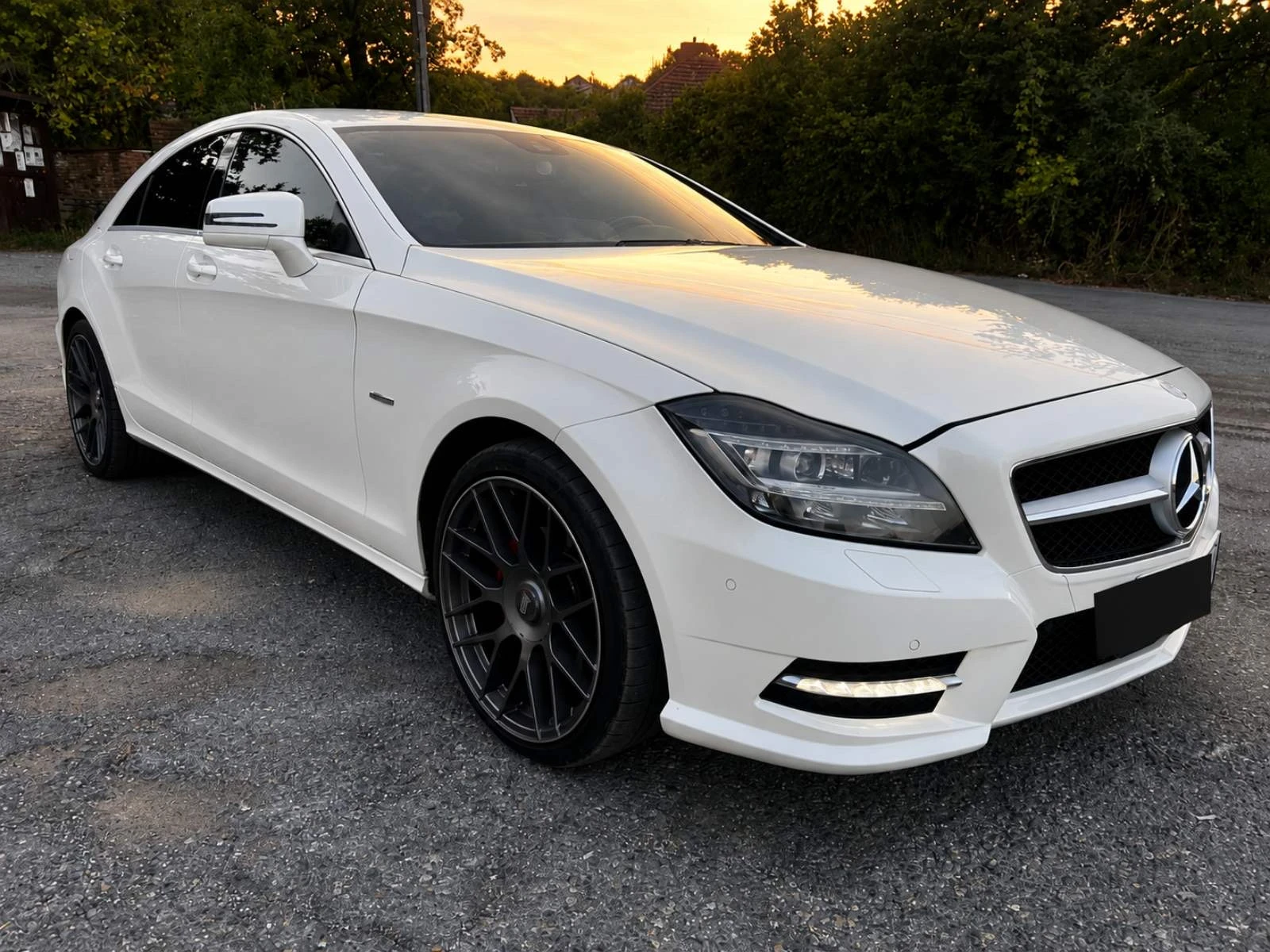 Mercedes-Benz CLS 350 Седан, снимка 2 - Автомобили и джипове - 55631199