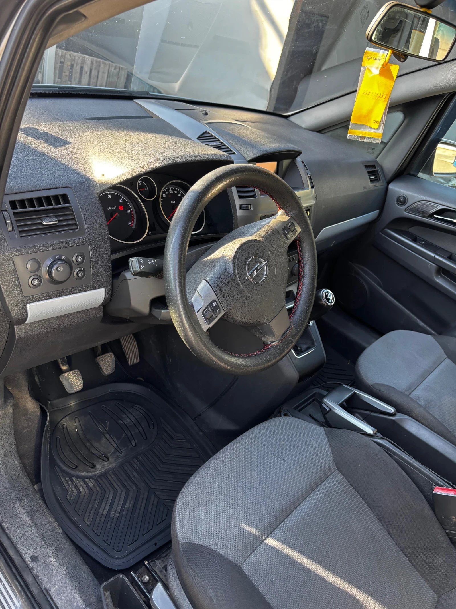 Opel Zafira 1.9 150, снимка 5 - Автомобили и джипове - 55970410