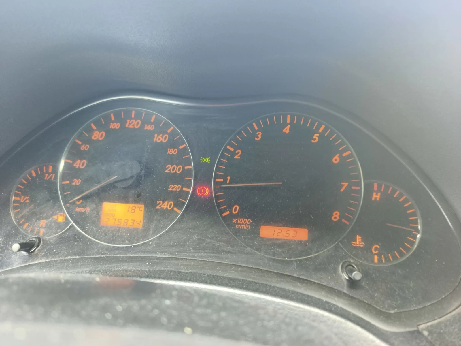 Toyota Avensis 1.8 с газова уредба brc, снимка 8 - Автомобили и джипове - 55980765